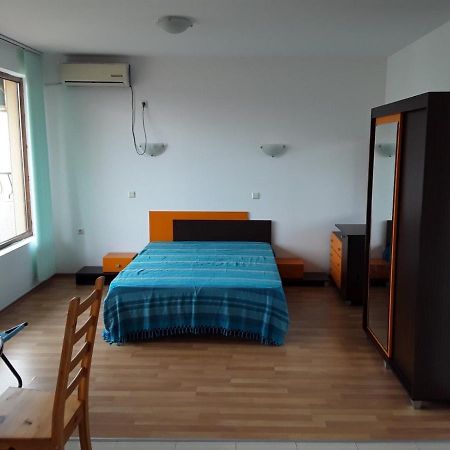 Apartment Comfort Pantai Sunny Bagian luar foto