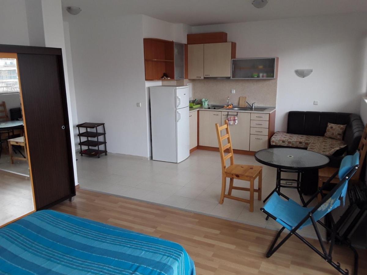 Apartment Comfort Pantai Sunny Bagian luar foto